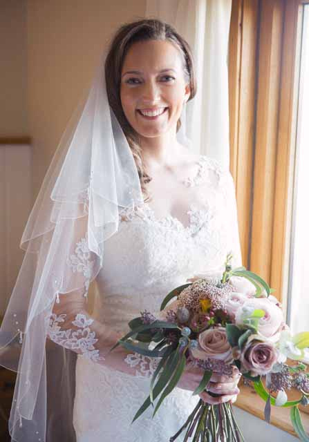 Photos of a winter wedding at the Stone Barn in the Cotswolds