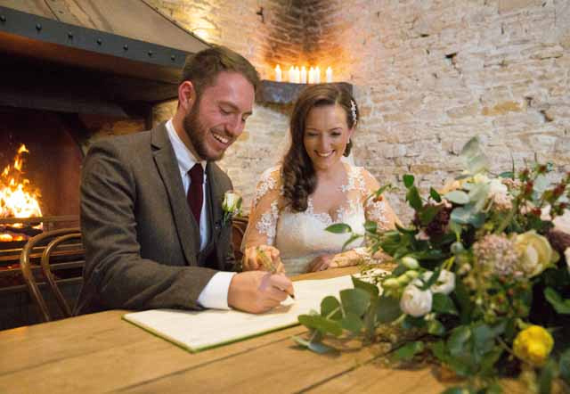 Photos of a winter wedding at the Stone Barn in the Cotswolds