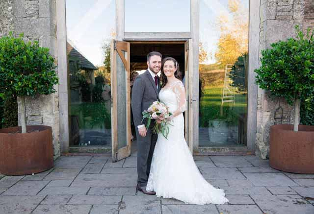 Photos of a winter wedding at the Stone Barn in the Cotswolds