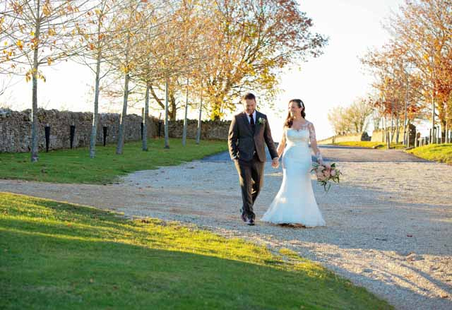 Photos of a winter wedding at the Stone Barn in the Cotswolds